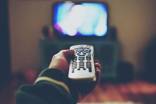 建議適當恢復電視劇插播廣告有助于良性發展？