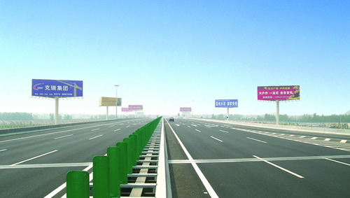 近年来高速公路户外广告“变化惊人”